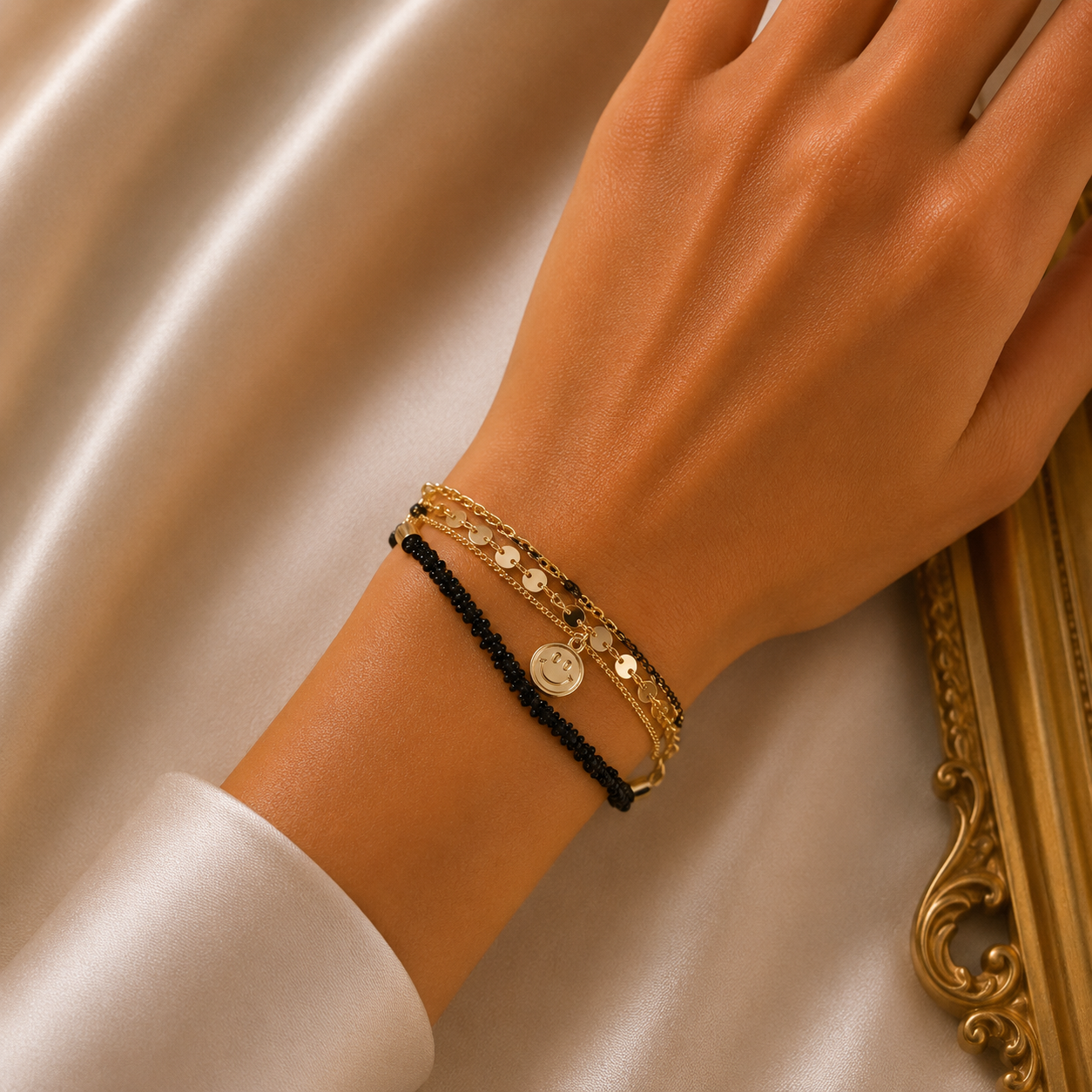Black & Gold Chic Smile Bracelet