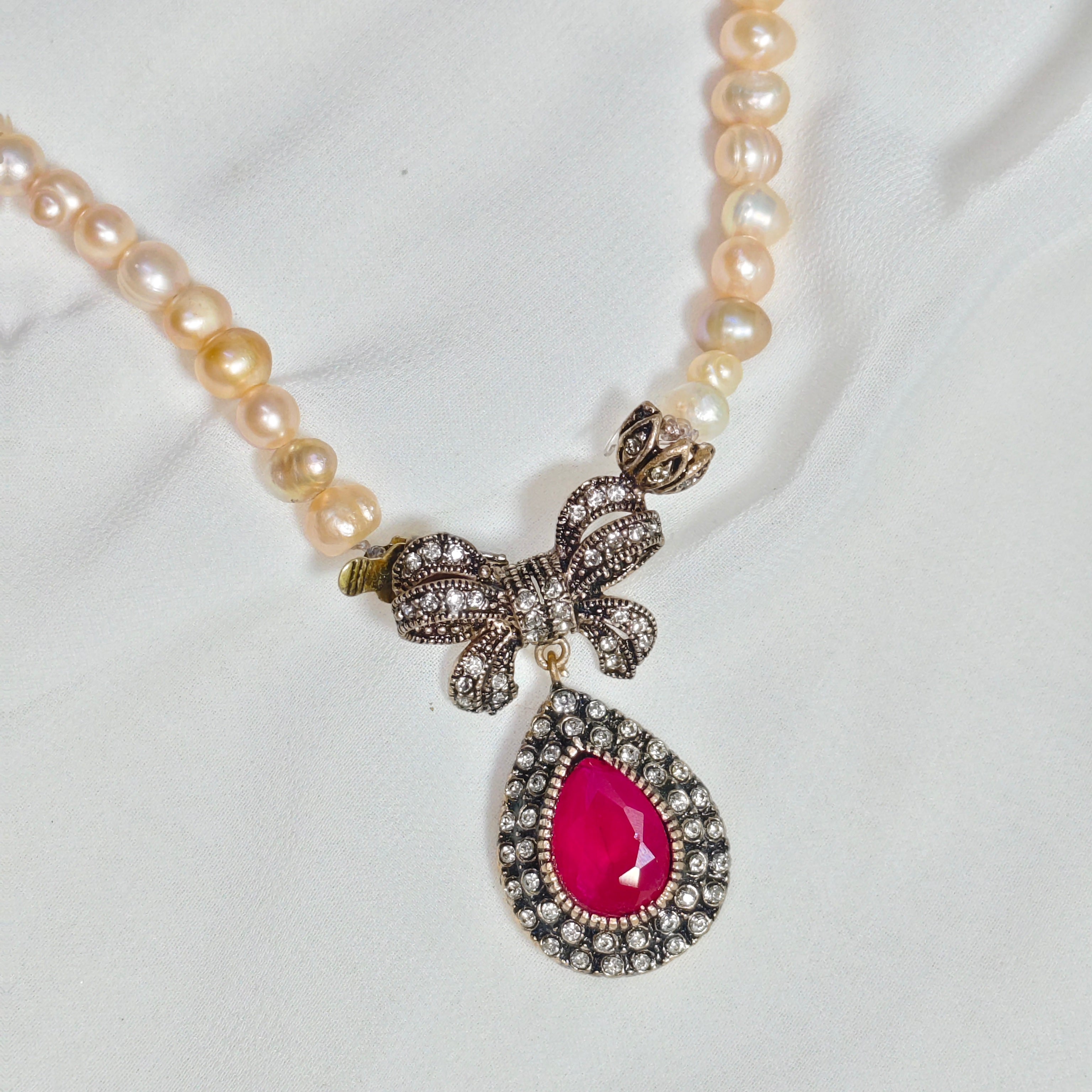 Collier Djawher Perles & Pendentif Ottoman — Pierre Rouge