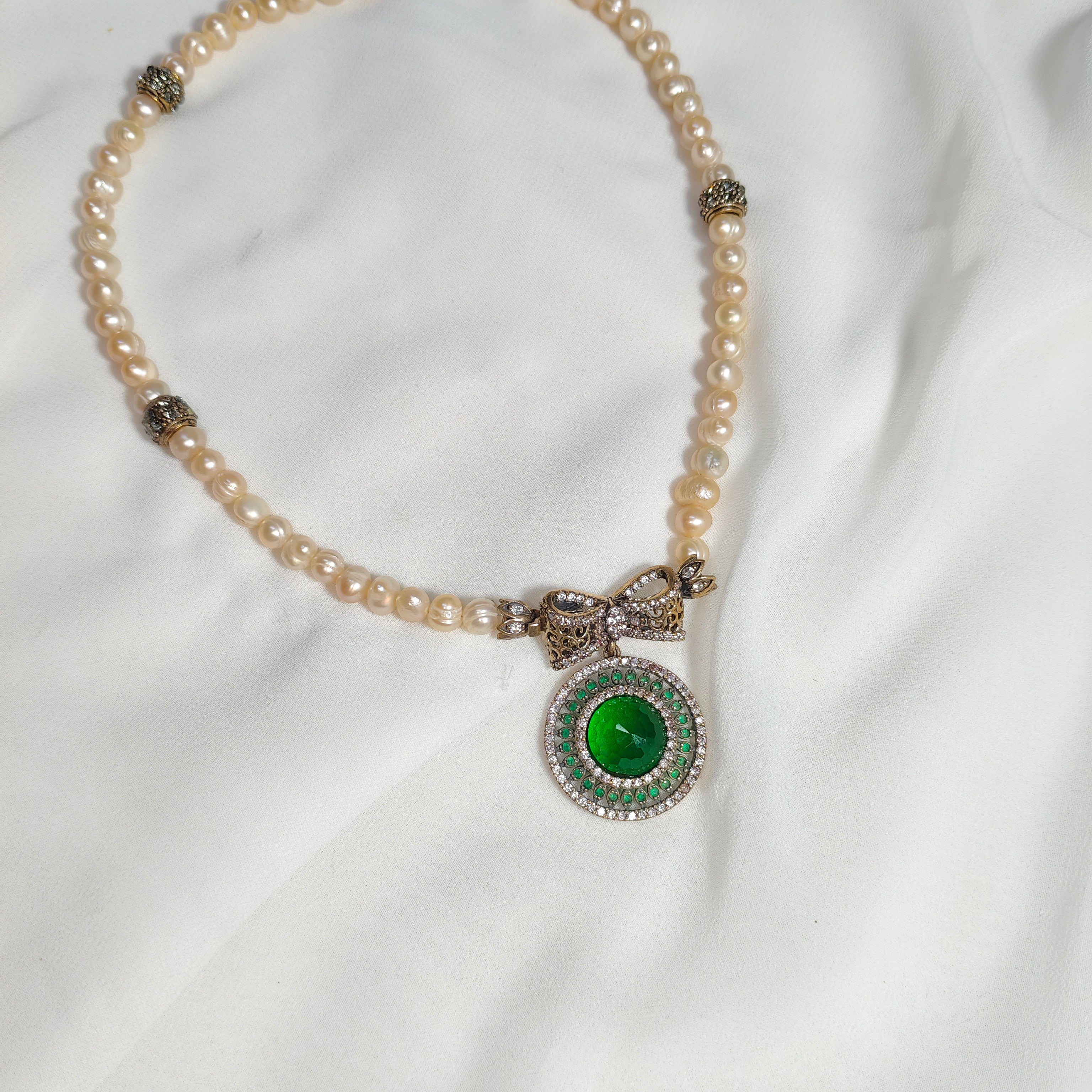 Collier Djowher Perles & Pendentif Émeraude Ottoman