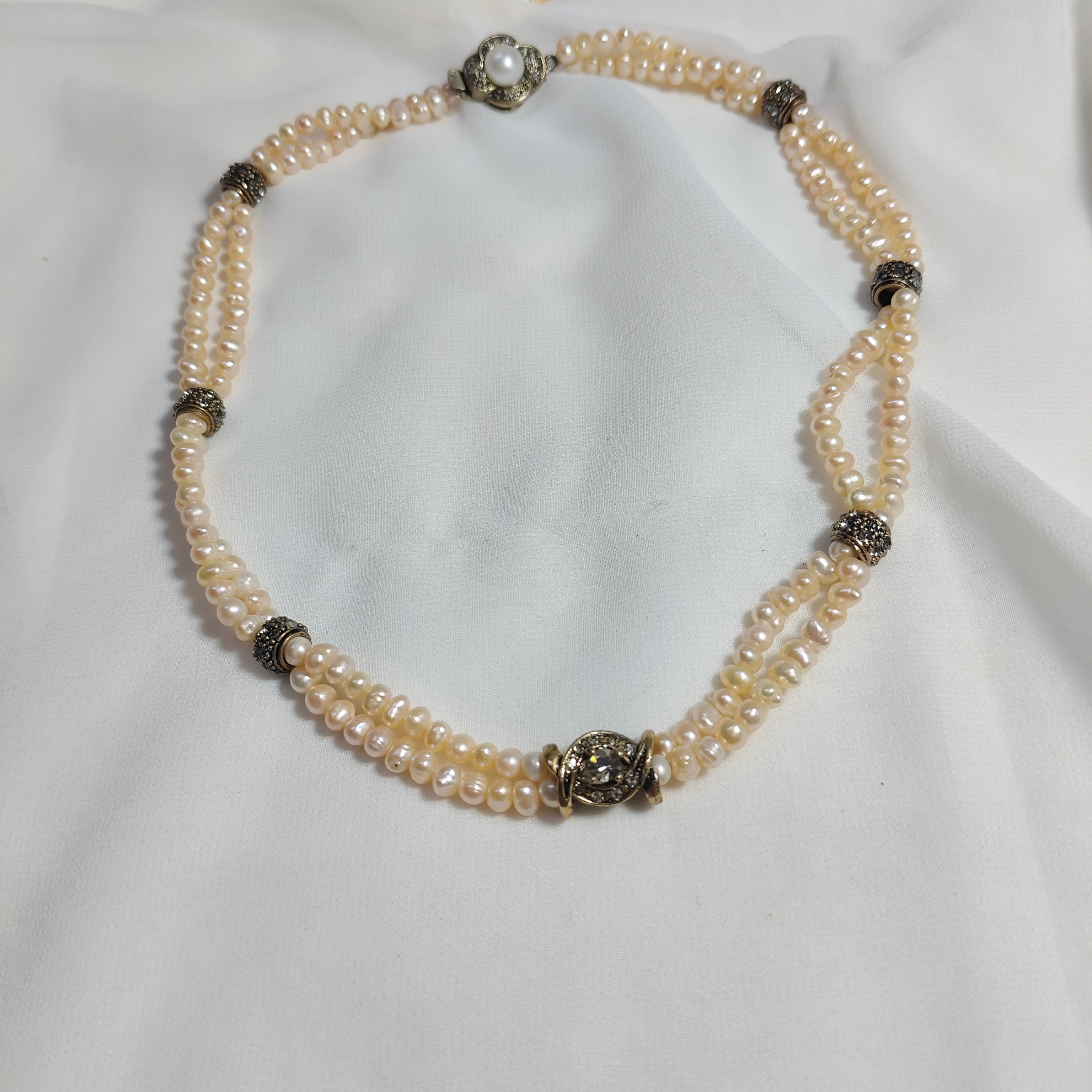 Collier Traditionnel Algérien 2 Rangs — Perles d'Eau Douce & Fermoir Fleur Marcassite