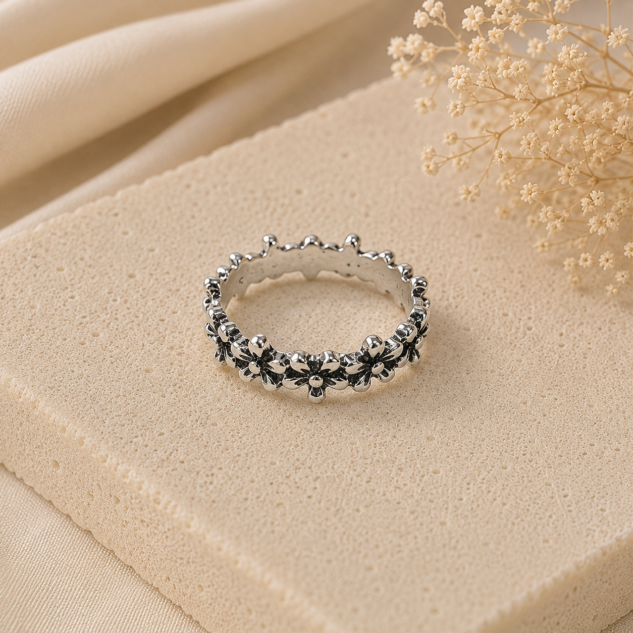 Vintage Stainless Steel Flower Ring – Chic Floral Elegance