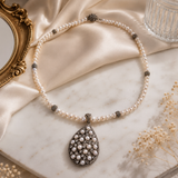 Collier de Perles Goutte Royale – Élégance Intemporelle
