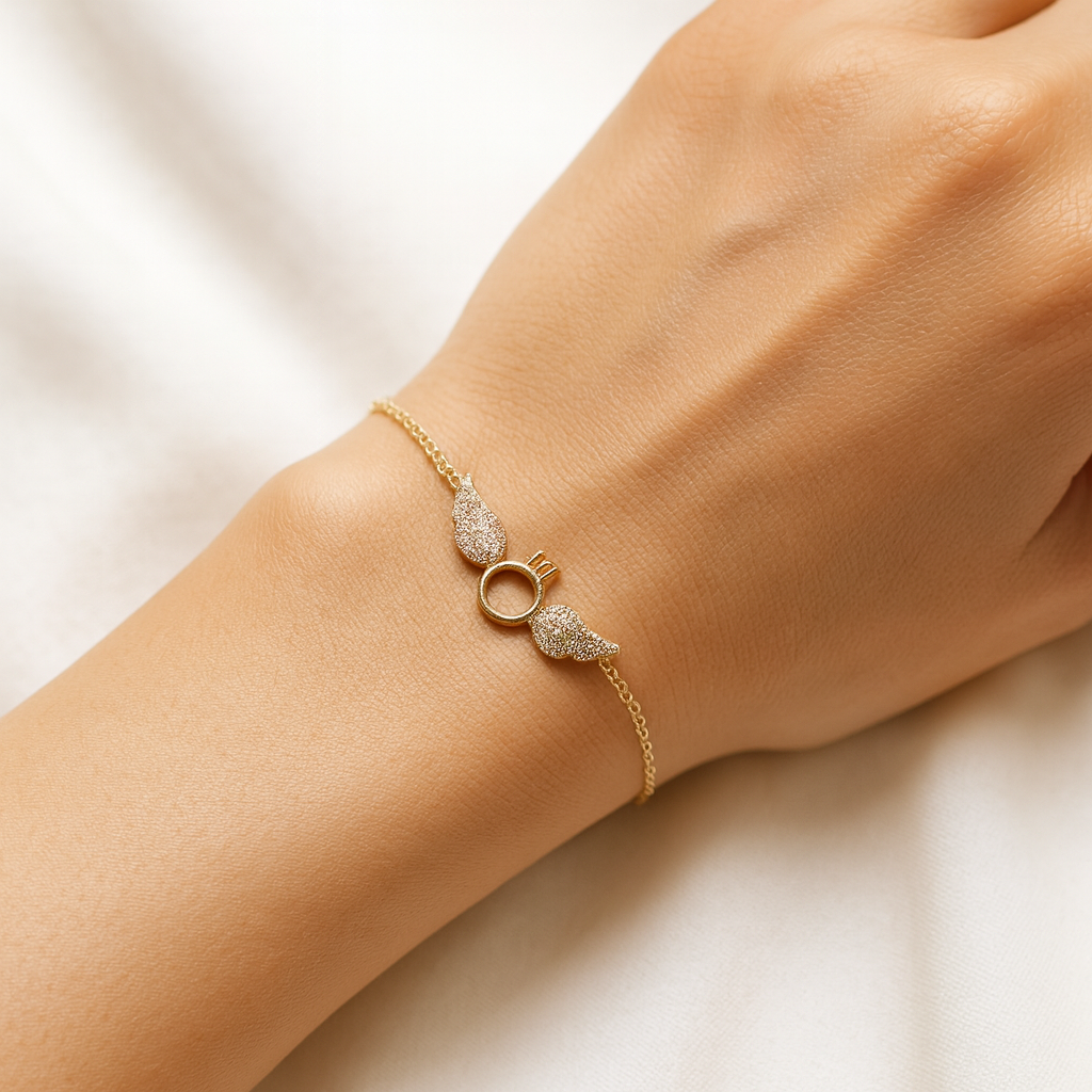 Bracelet Fantaisie Doré “Bague Ailée” Strassée
