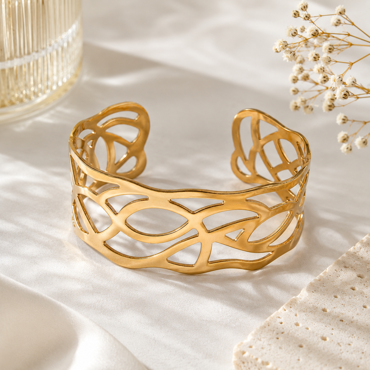 Modern Elegance Gold Cuff Bracelet – Stainless Steel for Women | CN