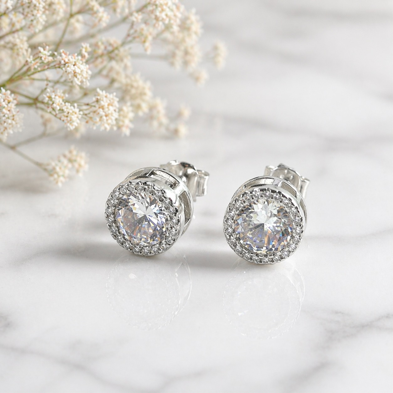 Prestige Solitaire Silver Earrings – Luxury Sparkle Zircon
