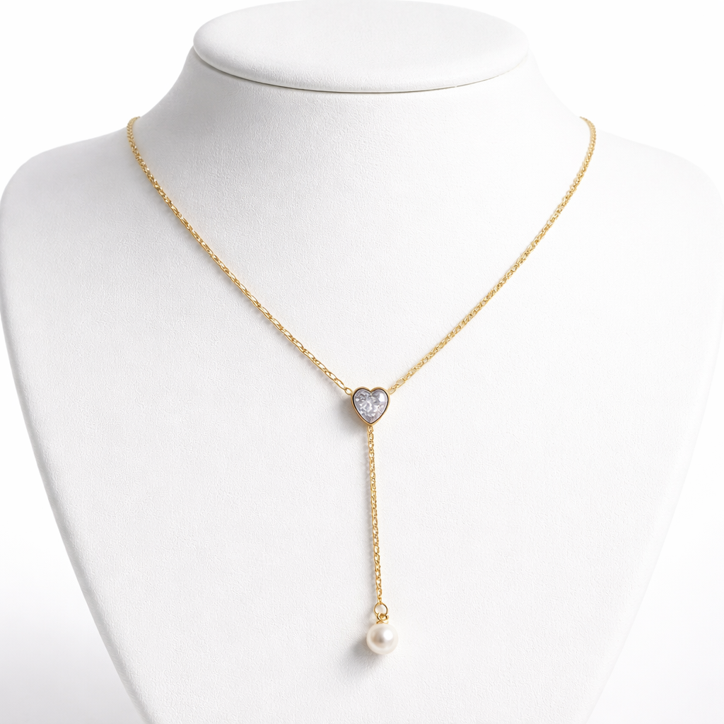 Elegant Gilded Crystal Heart & Pearl Necklace – Chic and Feminine Style