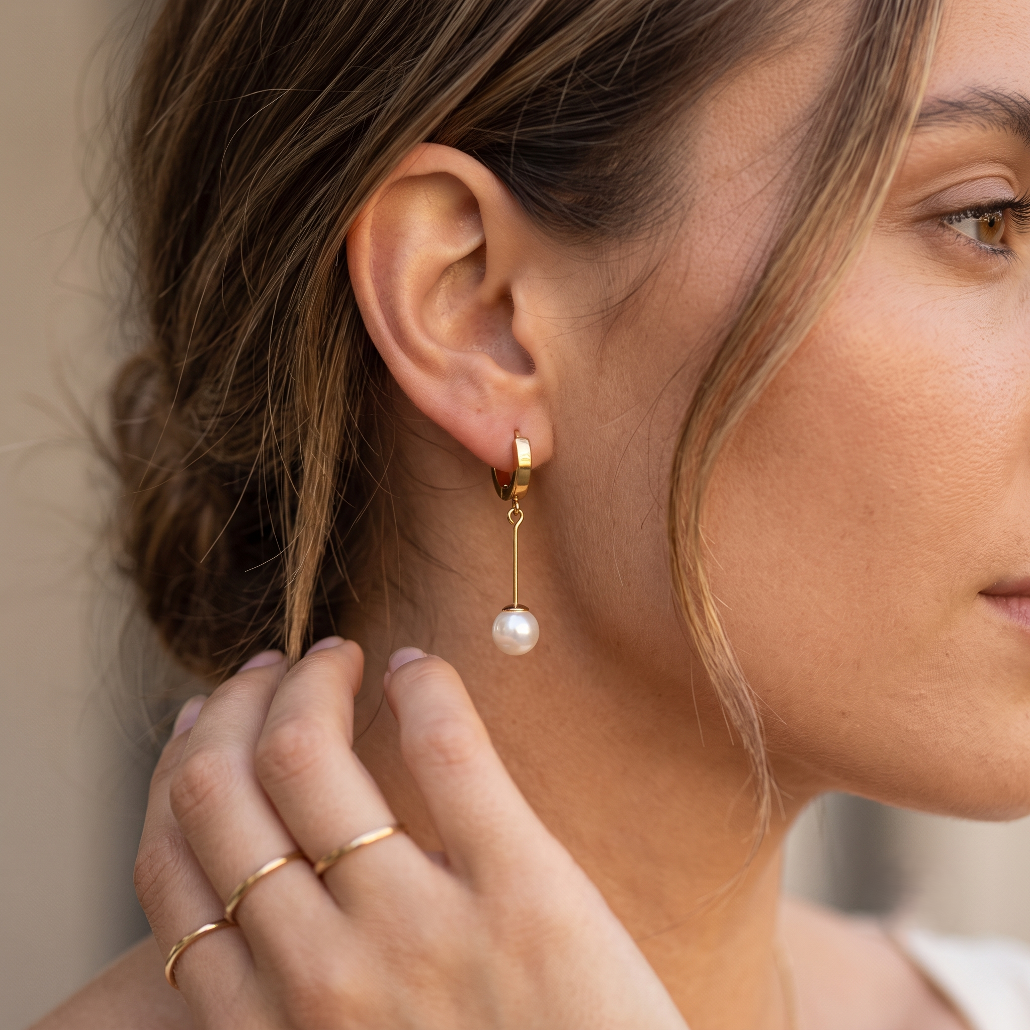 Boucles d’oreilles pendantes en acier inoxydable à perle blanche