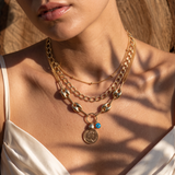 Collier Triple Rang Doré avec Médaille et Œil Bleu