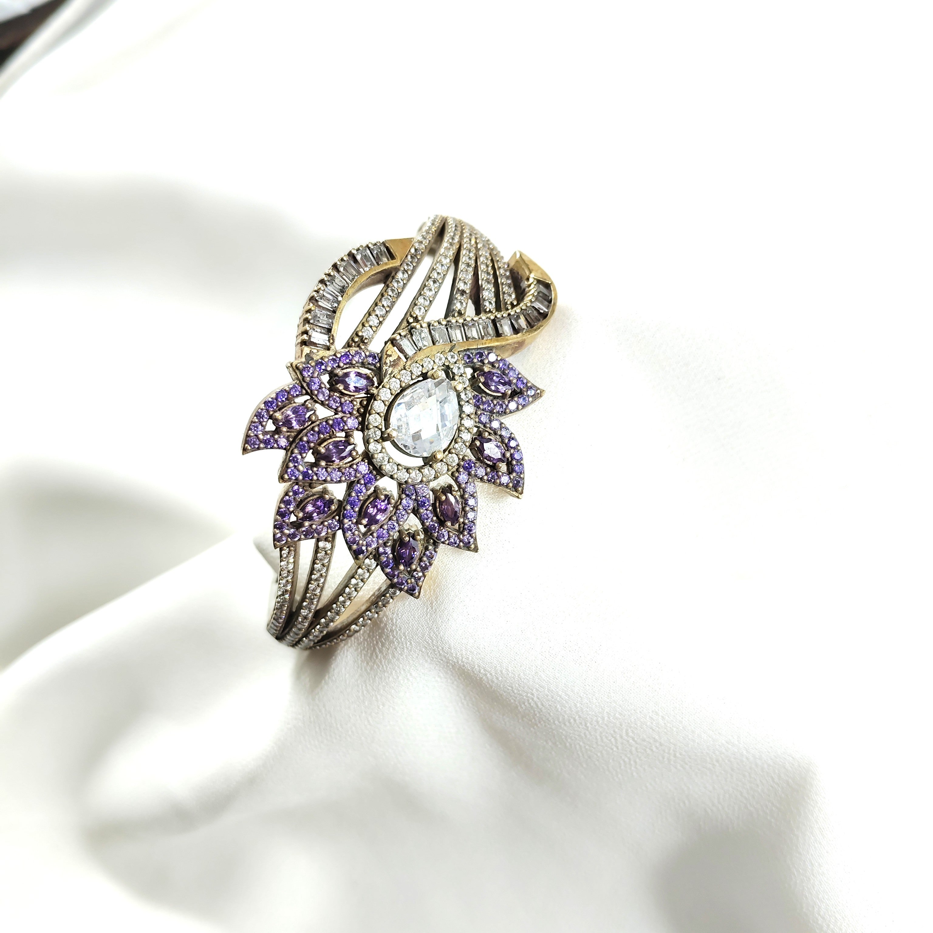 Antique bracelet – Imperial flower with amethyst shards