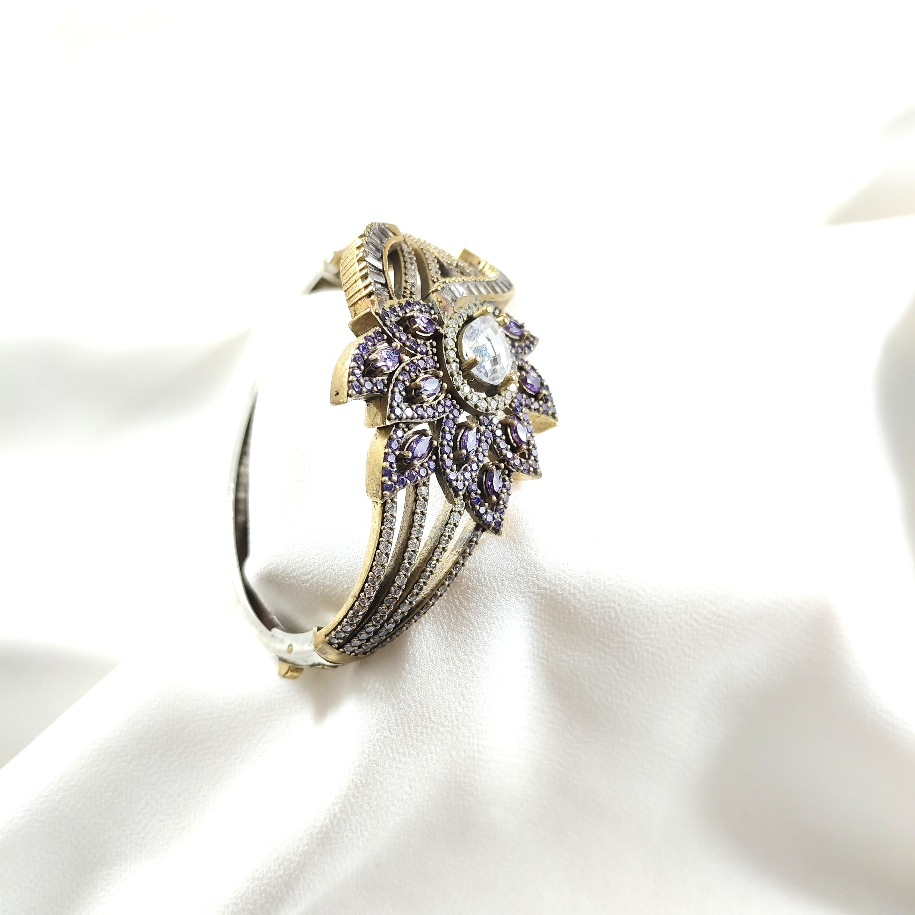 Antique bracelet – Imperial flower with amethyst shards
