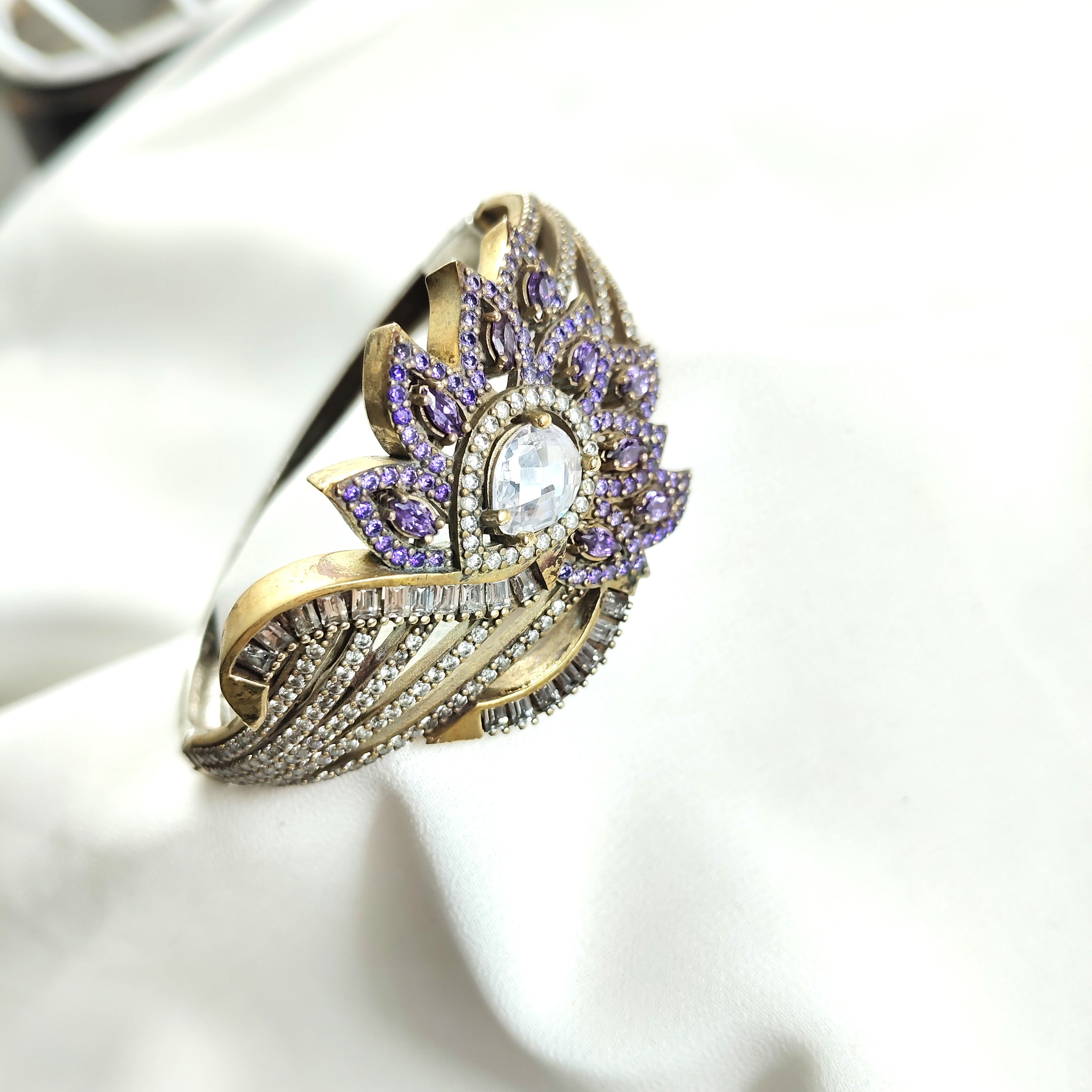 Antique bracelet – Imperial flower with amethyst shards