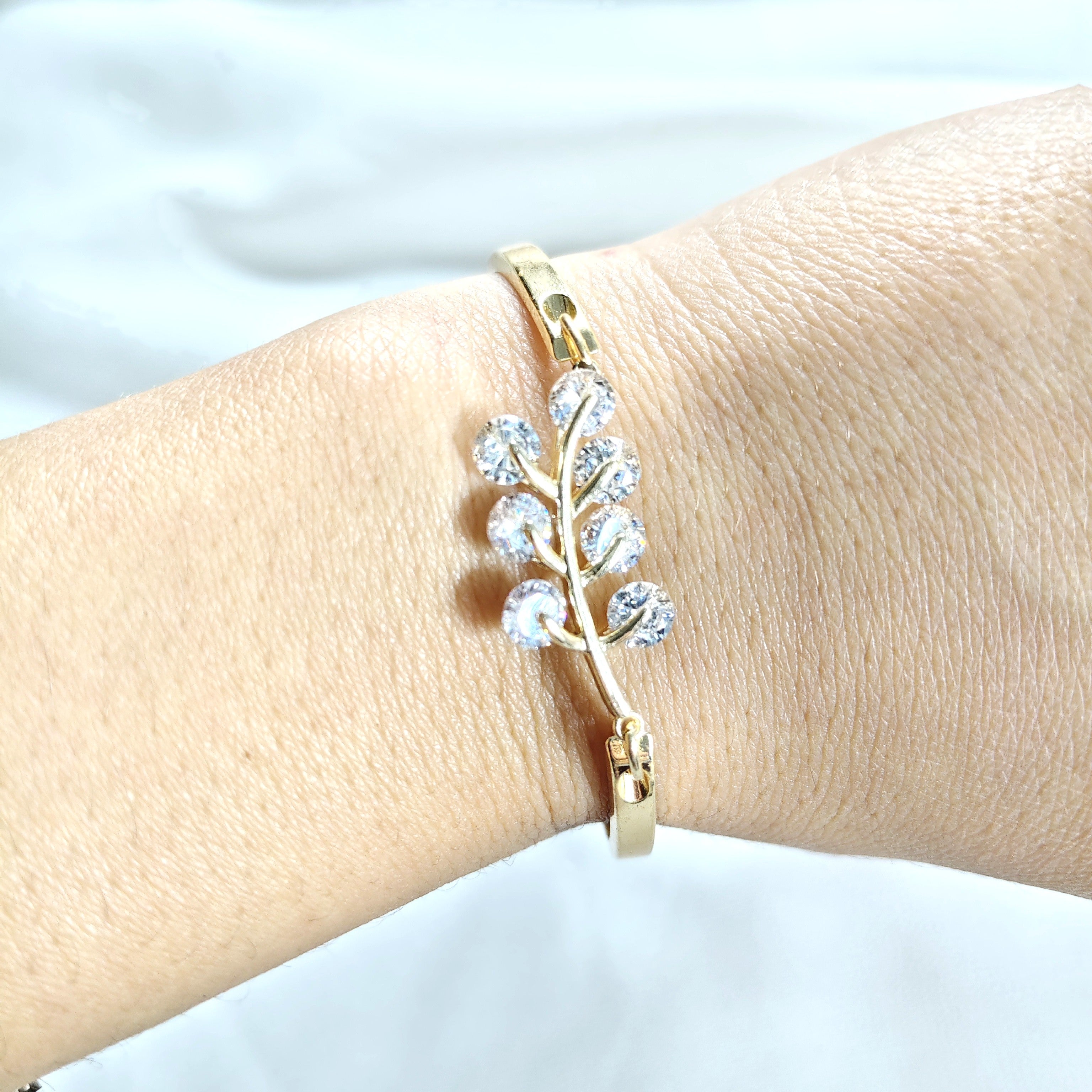"Radiant Branch" Gold Fashion Bracelet