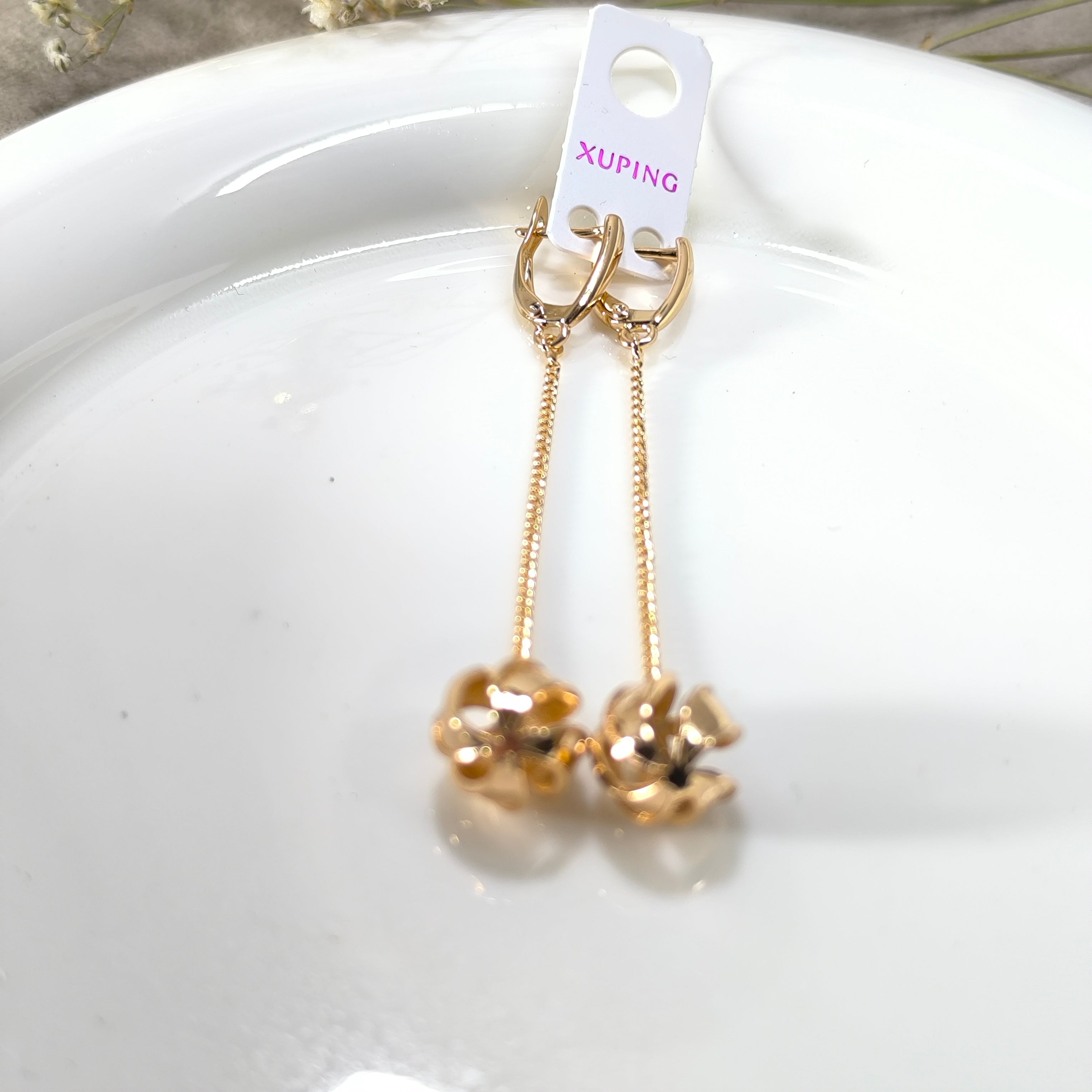 Golden Flower Dangle Earrings – Chic & Refined Elegance xuping