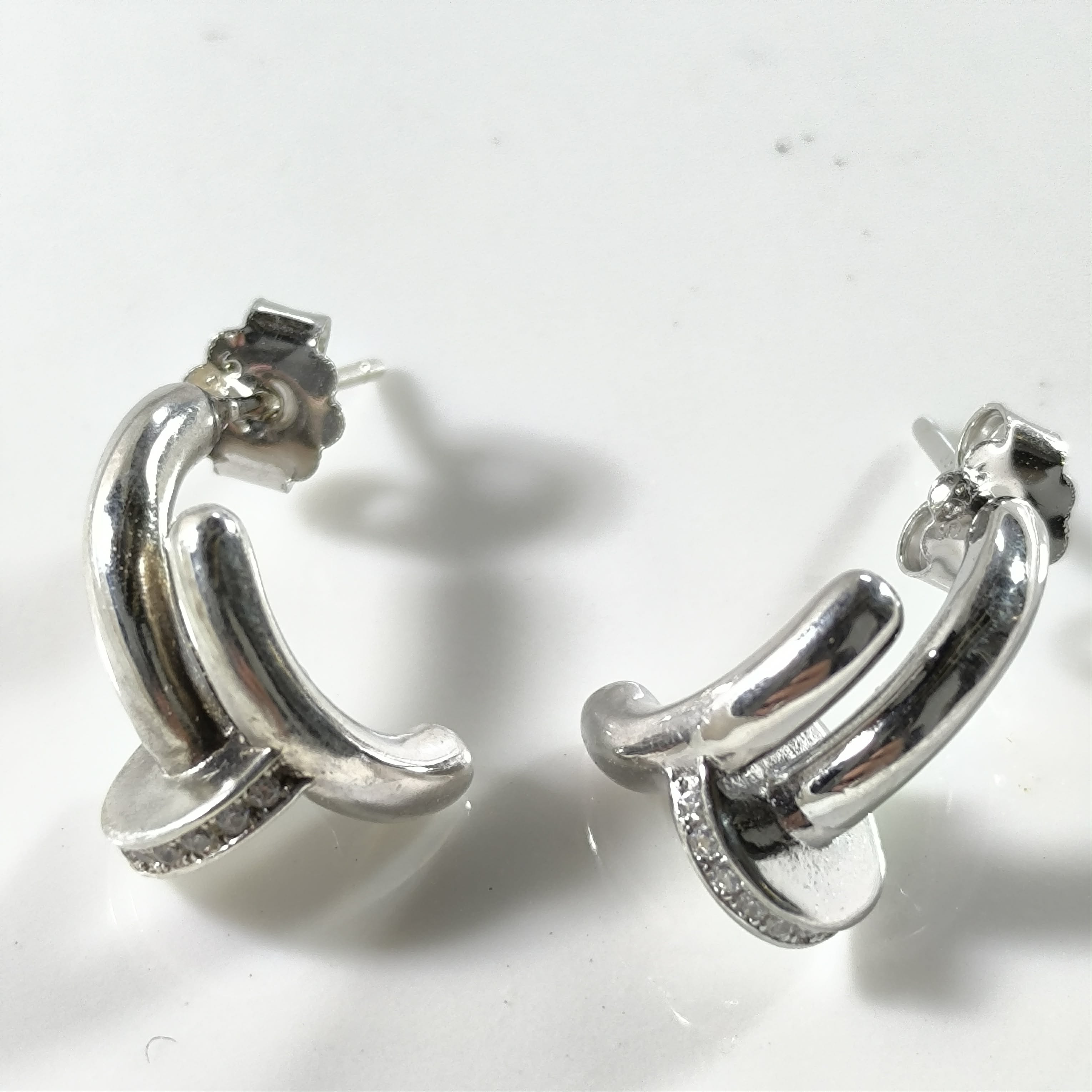 Sterling Silver Sculpted Elegance Earrings – Modern Luxury Design