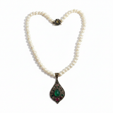 Collier Perles — Pendentif Émeraude Studio Pro