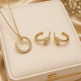 Parure Croissant de Lune Dorée – Collier & Boucles d'Oreilles
