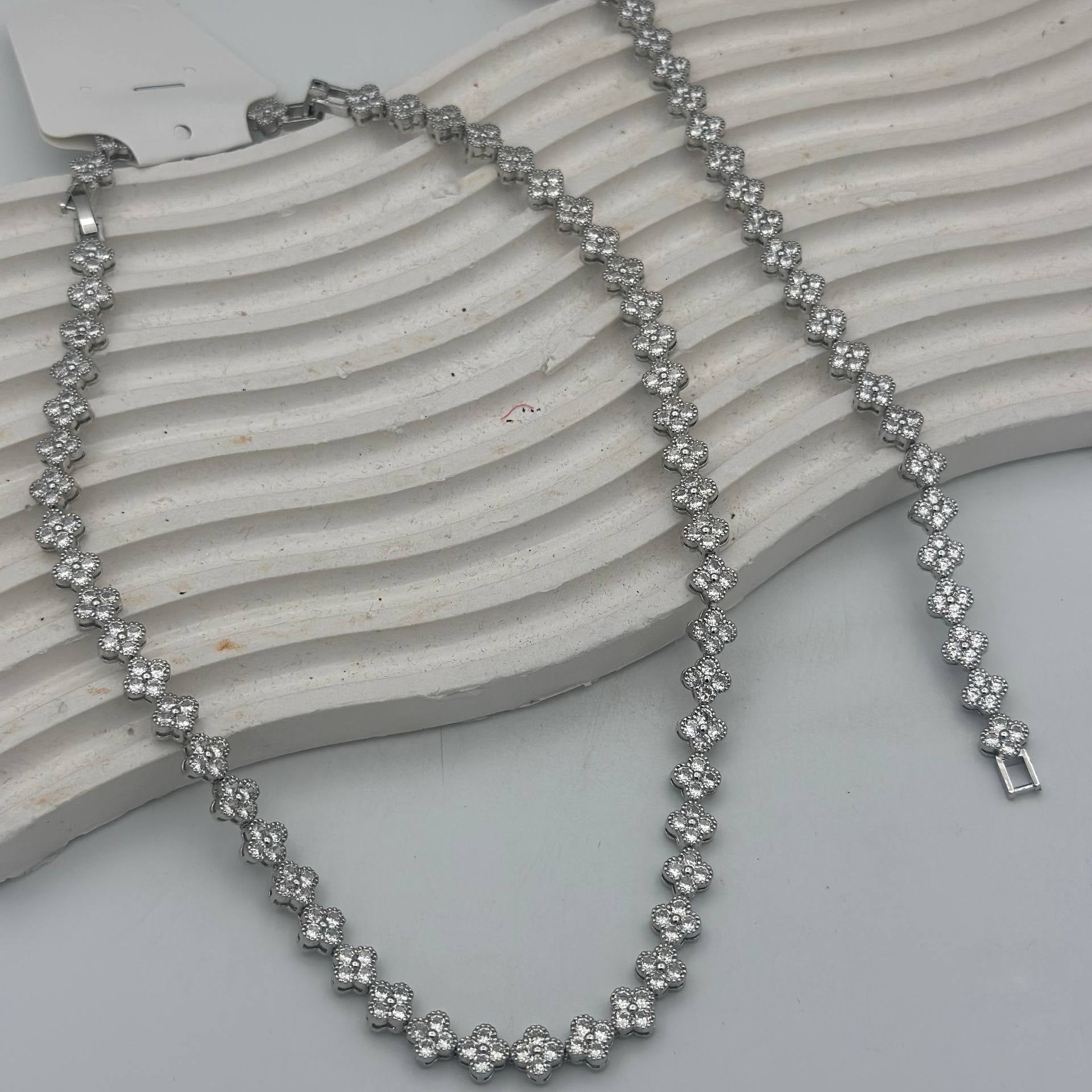 Parure Fleurs Élégantes – Collier & Bracelet avec Pierres Colorées